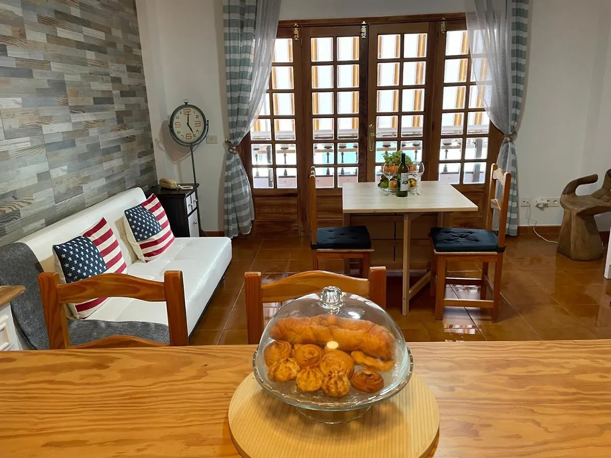 candelaria vacaciones centro, playa 20 metros, in center holidays beach at 20 meters